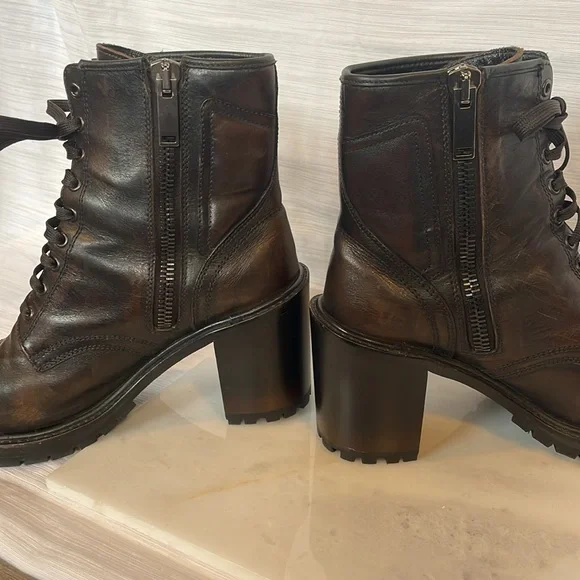 THURSDAY BOOT COMPANY REBEL. 10.5
Excellent condition-color black coffee - Picture 10 of 10